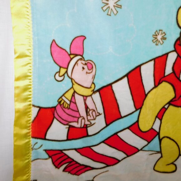 VTG Disney Winnie the Pooh Piglet Winter Fleece Blanket 32" x 37" Satin Trim - Picture 3 of 6